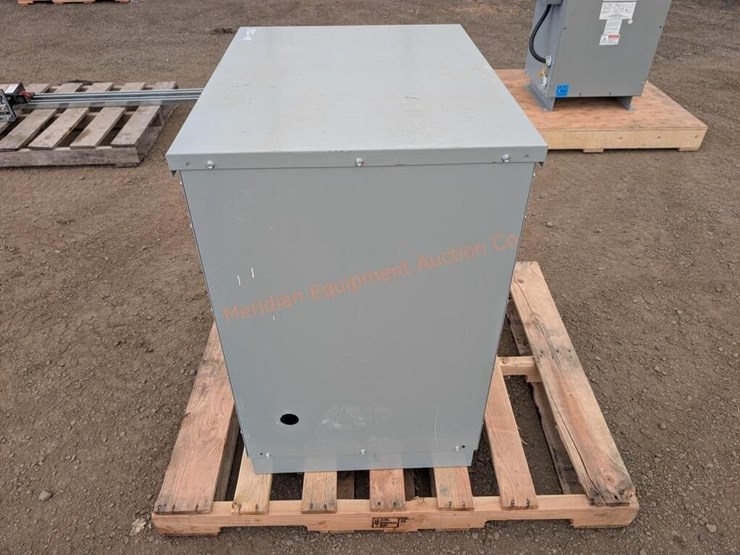 3-phase-transformer-120-208v-image-2