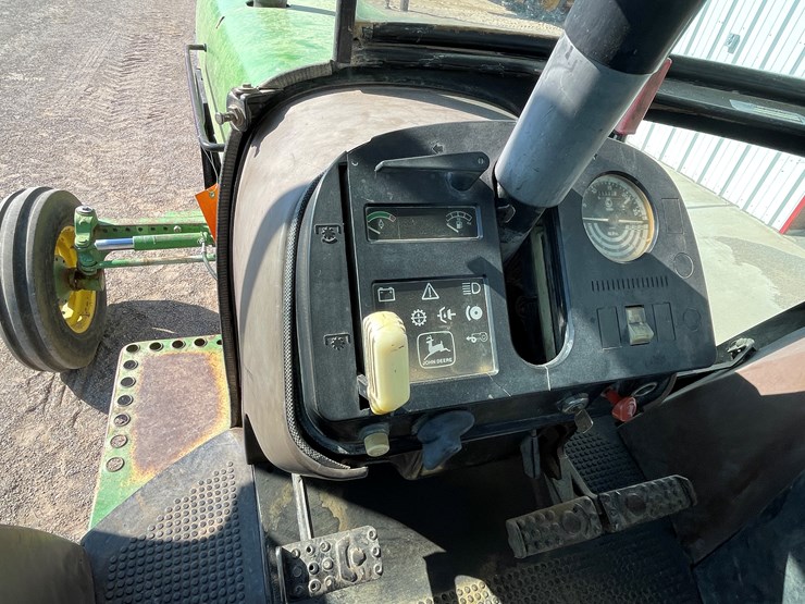 john-deere-3055-image-36