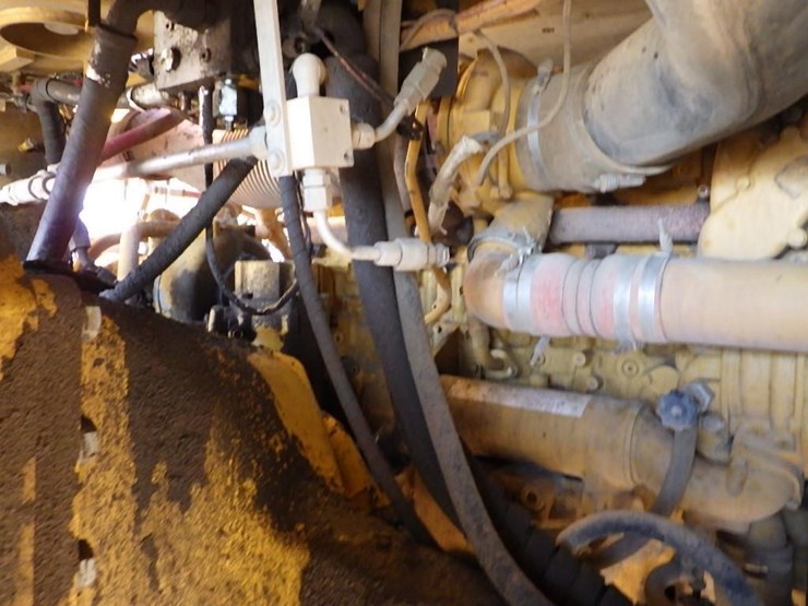 2011-caterpillar-770-image-28