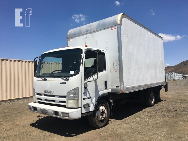 2009-isuzu-npr-image-1