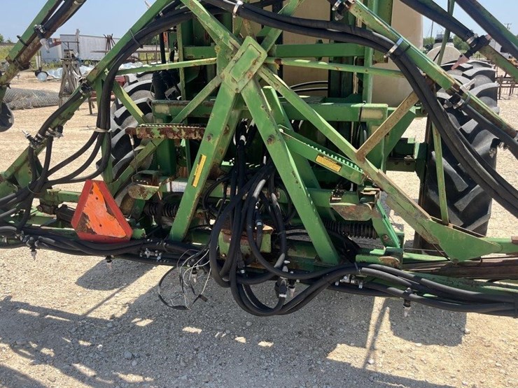 l2--1000-gallon-60'-great-plains-sprayer-image-6