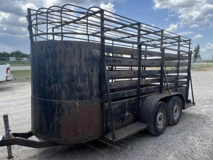 l2---bumper-pull-livestock-trailer-image-2