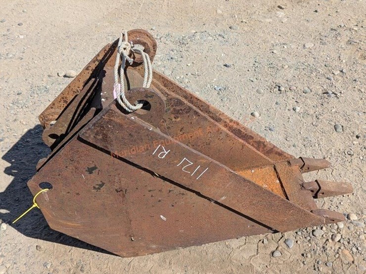 14"-backhoe-digging-bucket-image-1