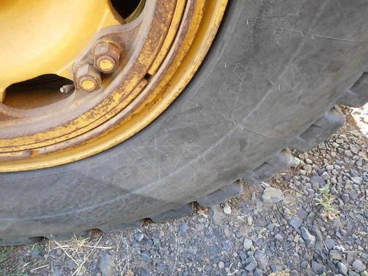 2011-caterpillar-770-image-52