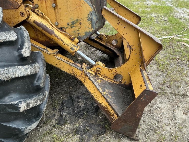 caterpillar-515-image-13