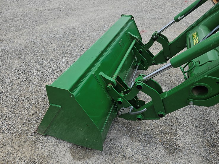 2019-john-deere-5065e-image-23