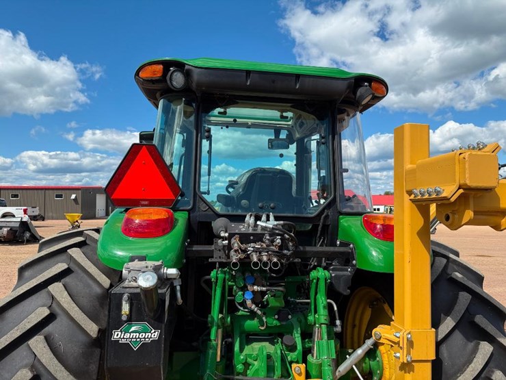 2017-john-deere-6120e-image-13