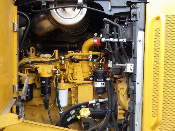 2023-deere-544p-image-23