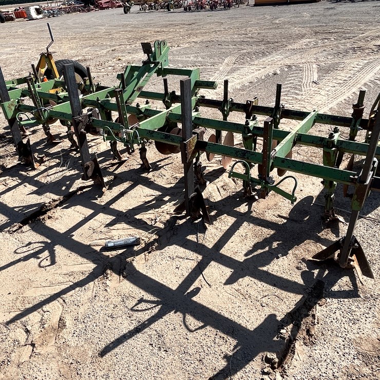 #9106 • 3-PT Field Cultivator, 4-Row Custom W/Gallina Units