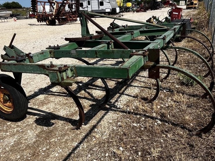 john-deere-10-image-8