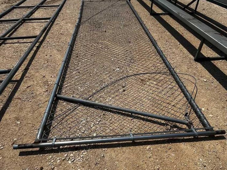 l3--chain-link-entryway-gates-image-3