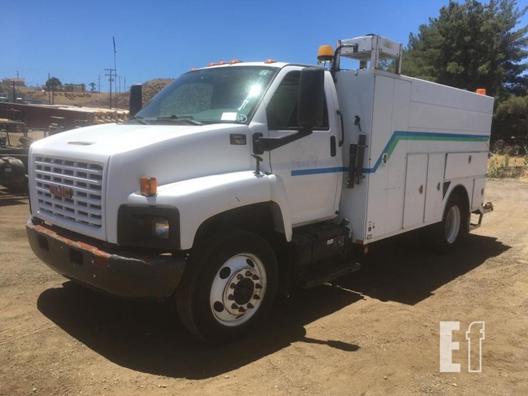 2004-gmc-topkick-c7500-image-4