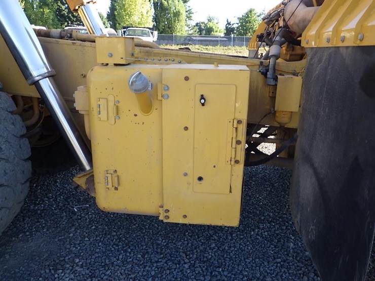 2011-caterpillar-770-image-35