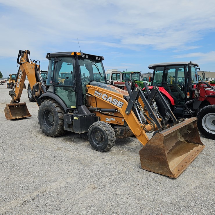 2019 CASE 580SN
