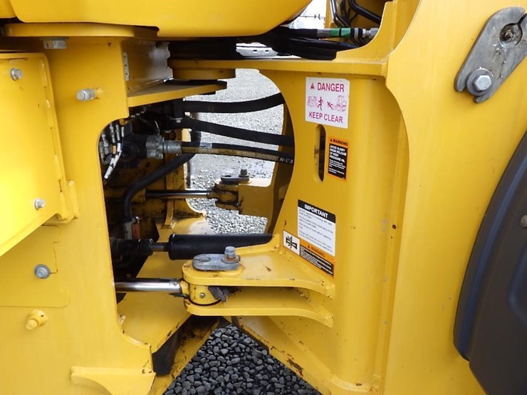 2023-deere-544p-image-18