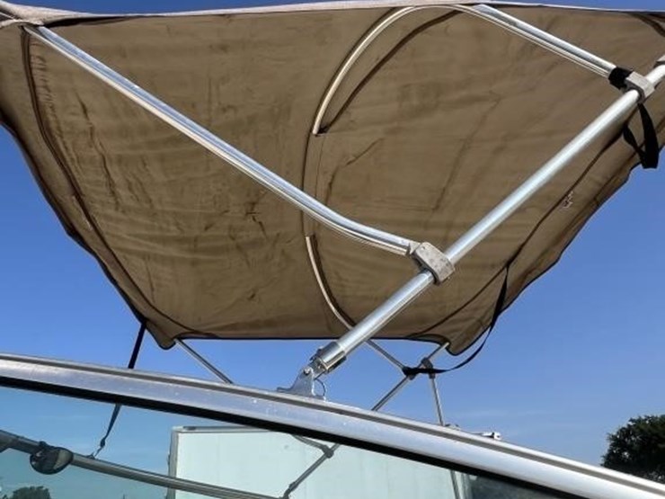 l3---boat-sea-ray-210-image-28