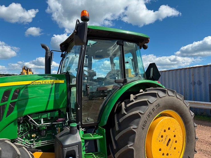 2017-john-deere-6120e-image-16