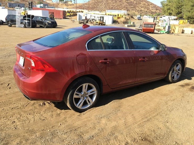 2014-volvo-s60-t5-image-3