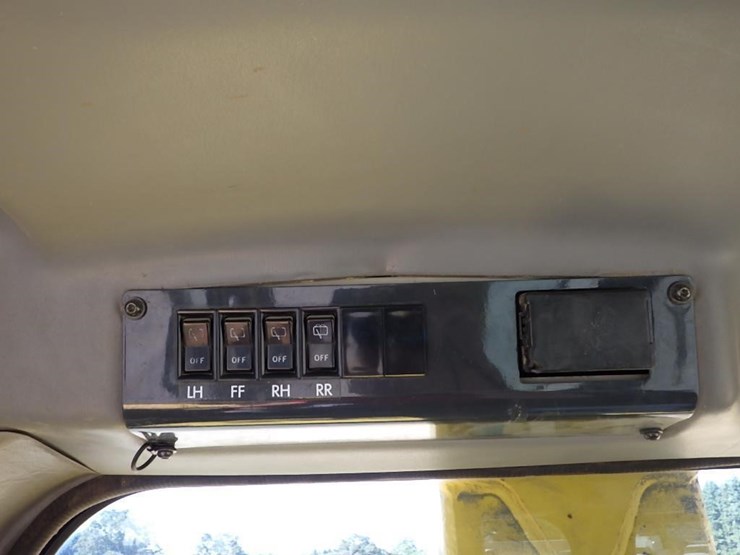 2004-komatsu-d275ax-5-image-63