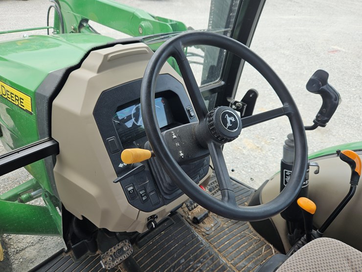 2019-john-deere-5065e-image-19