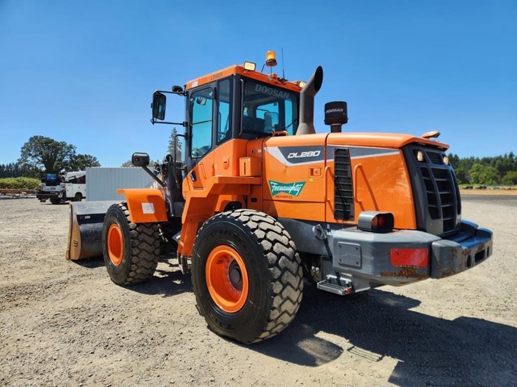 2019-doosan-dl280-5-image-7