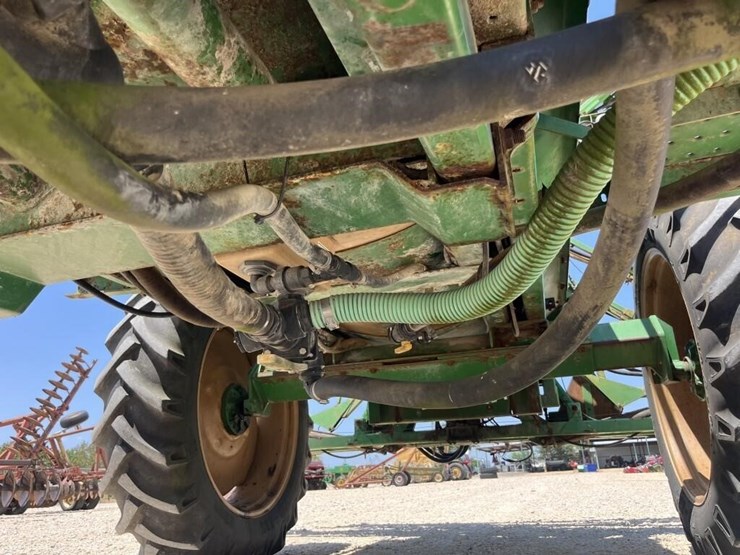 l2--1000-gallon-60'-great-plains-sprayer-image-11