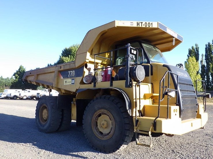 2011-caterpillar-770-image-3