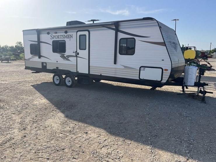 l2--2016-kz-sportsman-travel-trailer-image-1