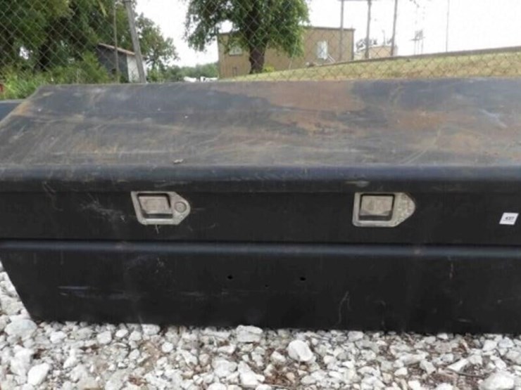 truck/tool-box,-has-keys-image-1