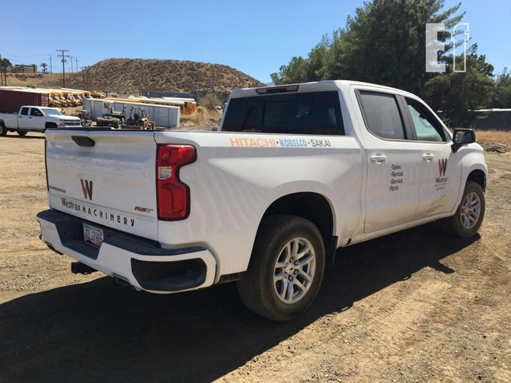 2019-chevrolet-silverado-image-3