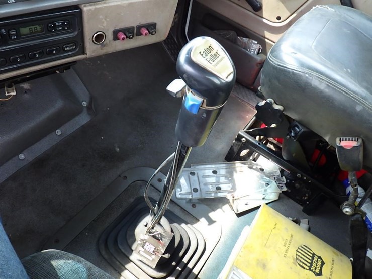 2005-sterling-lt8500-image-45