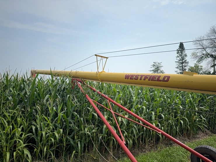 westfield-mk100-61-pto-auger-w/-hyd-lift,-swing-hopper,-10”-x-61’-image-8
