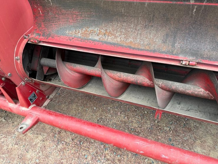 new-holland-38-image-18