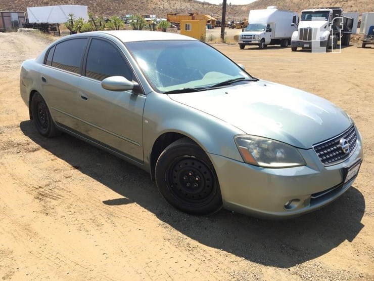 2005-nissan-altima-2.5s-image-2
