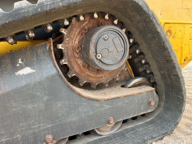 2015-new-holland-c238-image-11