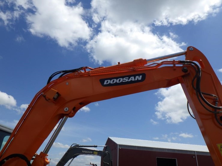 2021-doosan-dx85r-3-image-35