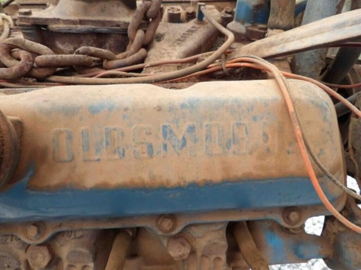 oldsmobile-8-cylinder-engine-&-stand-image-3