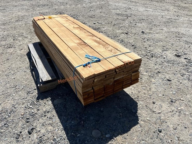 ~72--cedar-pieces-~1"x4"x6'-image-3