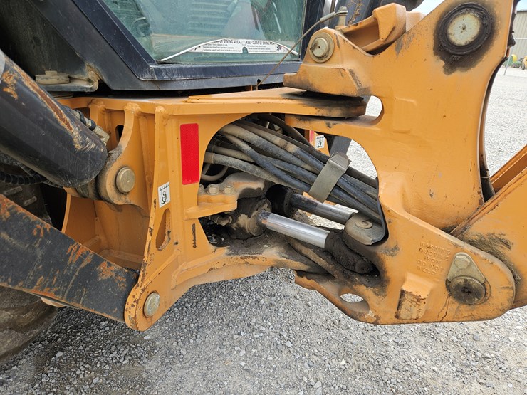 2019-case-580sn-image-14