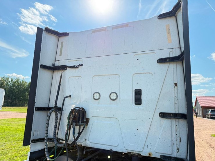 2015-international-prostar-image-25