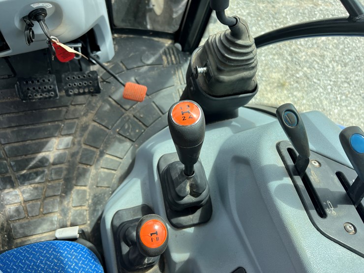 2020-new-holland-workmaster-105-image-17