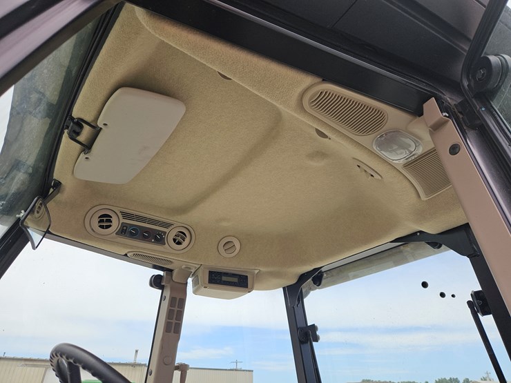 2019-john-deere-5065e-image-15