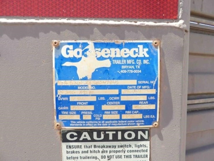 24'-gooseneck-livestock-trailer-image-2