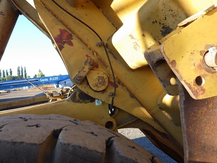 2011-caterpillar-770-image-34