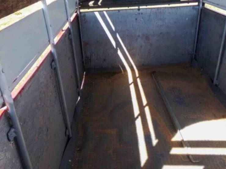 small-stock-trailer-8'lx4'wx6't-from-ground-image-8
