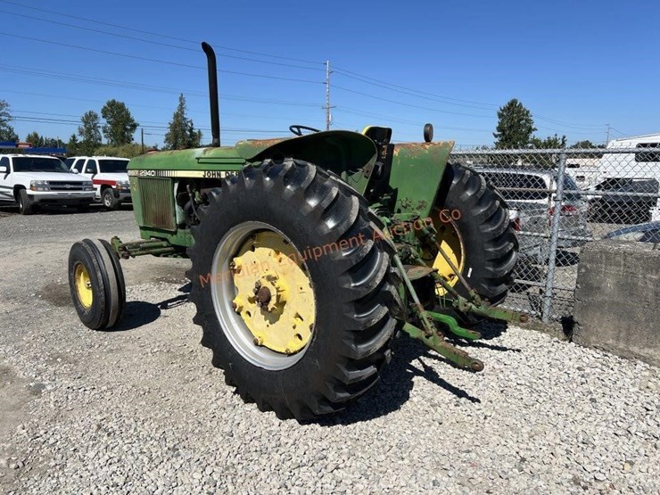 john-deere-2940-image-4