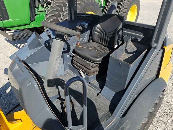 2022-deere-204l-image-9