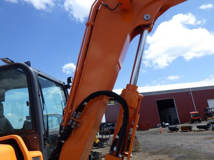 2021-doosan-dx85r-3-image-37
