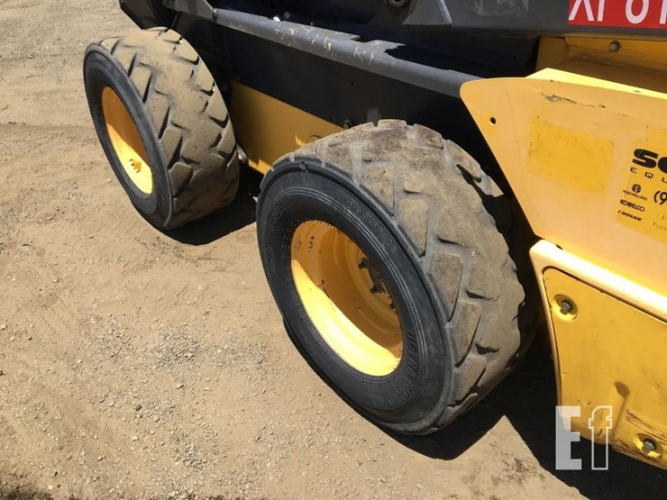 2017-new-holland-l228-image-7