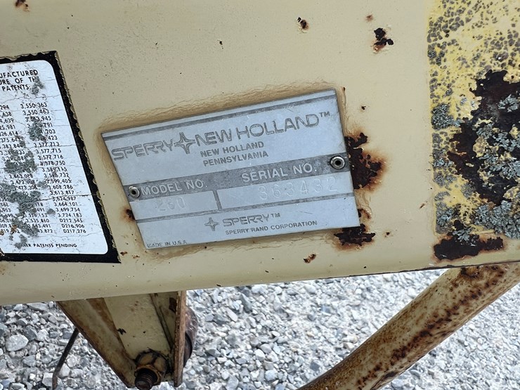 new-holland-260-image-4